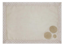 Load image into Gallery viewer, Medallion Mat and Napkin, set of 4
