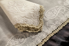 Load image into Gallery viewer, Nawab Mat and Napkin, set of 4
