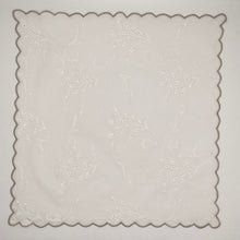 Load image into Gallery viewer, Allure (Pearl) Mat and Napkin, set of 4
